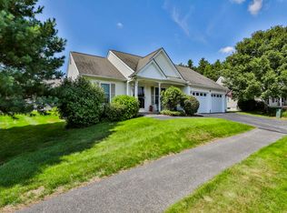 20 Dixon Dr, Litchfield, NH 03052