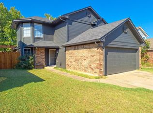 519 Stoneridge Dr, Moore, OK 73160