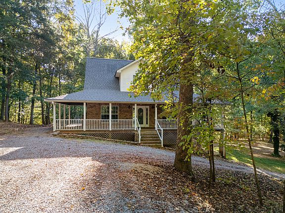 3rd image of 1084 Mountain Rd