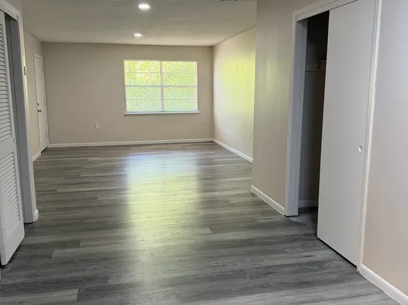609 Colonial Dr, Fort Walton Beach, FL