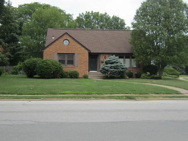 3322 Middle Rd photo 1