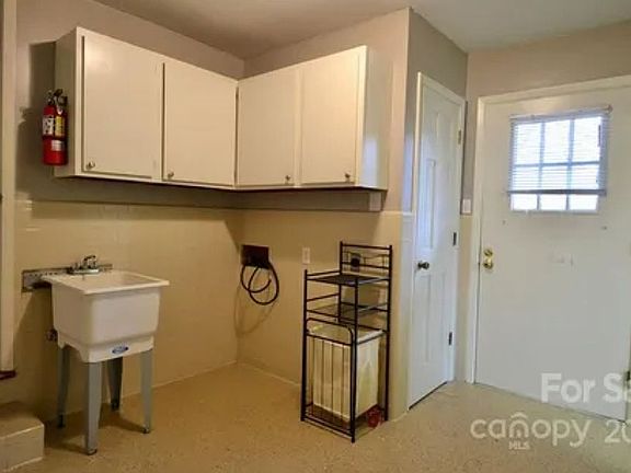 5th image of 115 Charles St