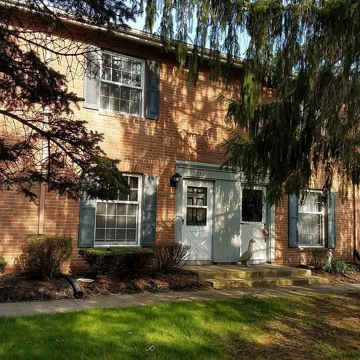 713 Lakeview Dr