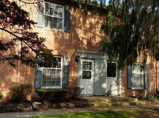 713 Lakeview Dr, Cortland, OH