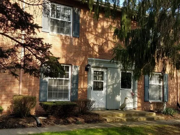 713 Lakeview Dr, Cortland, OH 44410