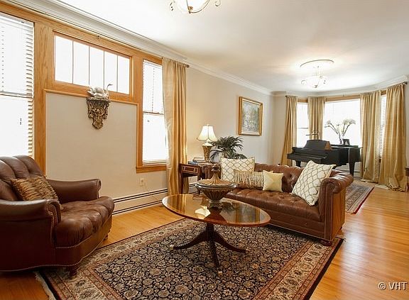 2nd image of 3839 N Hermitage Ave #1