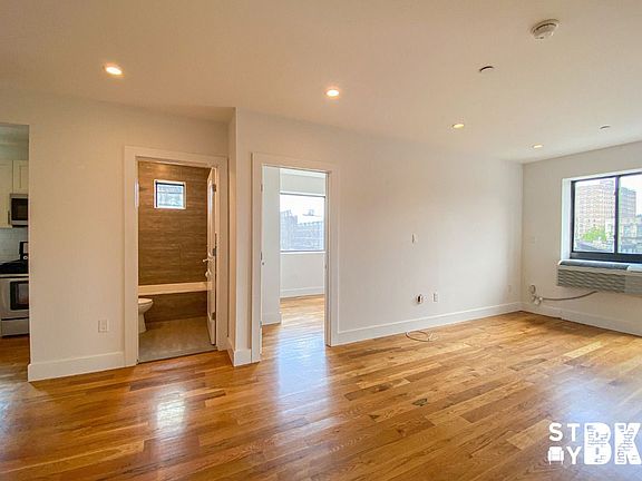 2nd image of 226 Vernon Ave #4A