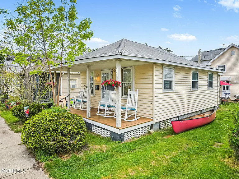 1842 Parkway Way #FRONT — Photo 17