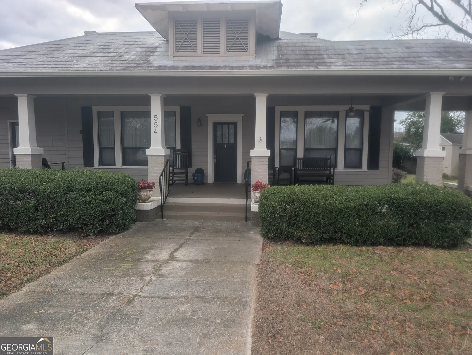 554 W Court St photo 1