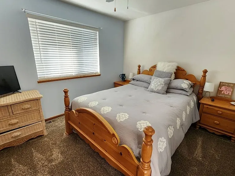 7930 Silver Maple Ln — Photo 11