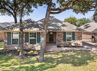 3111 Emerald St, Bedford, TX 76021