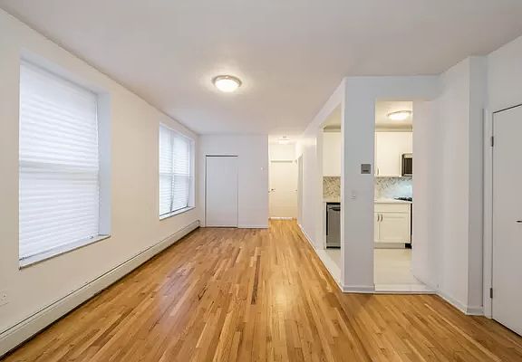 3rd image of 293 Dahlgren Pl APT 1C