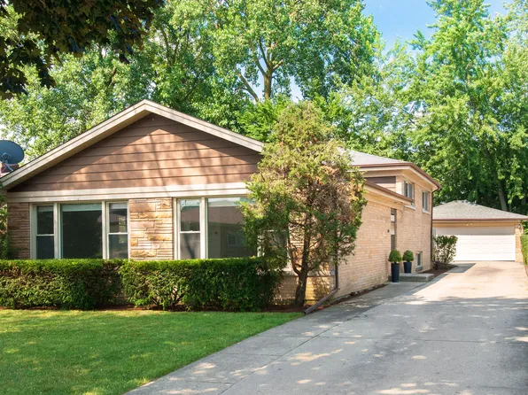 9246 Kildare Ave, Skokie, IL 60076