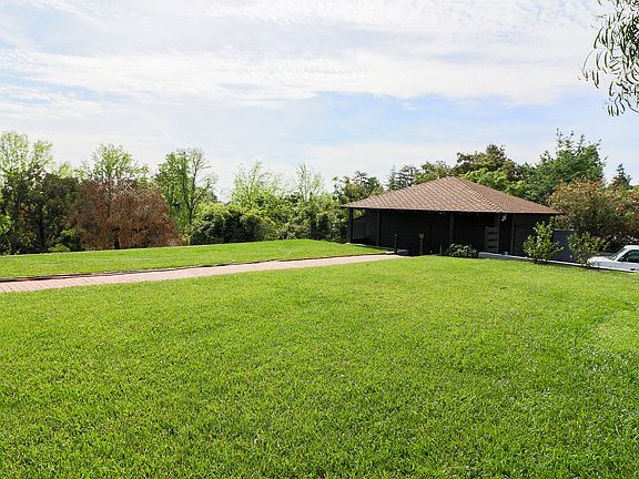 4th image of 1430 Arroyo View Dr