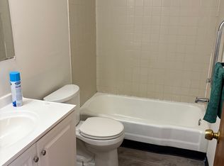 136 Gresham St #B, Springfield, MA 01119