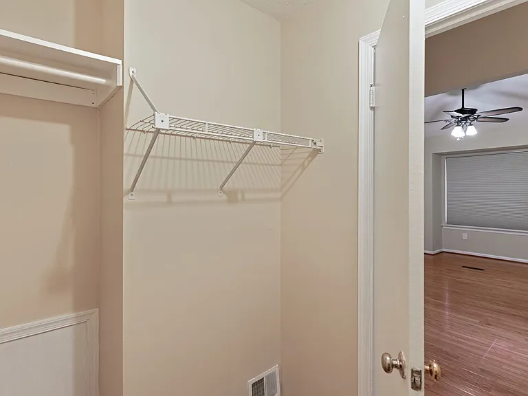 48 Avonshire Ct — Photo 22