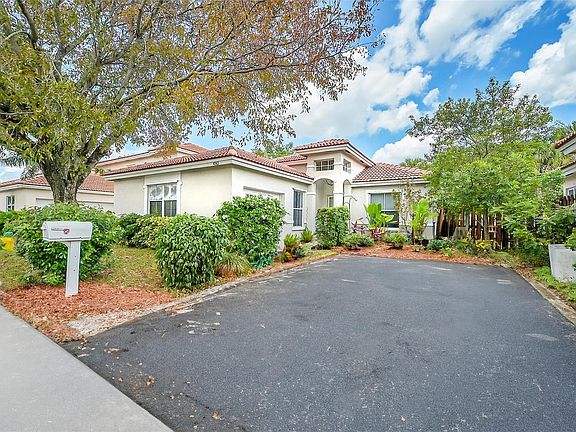 2nd image of 4767 NW 7th Manor