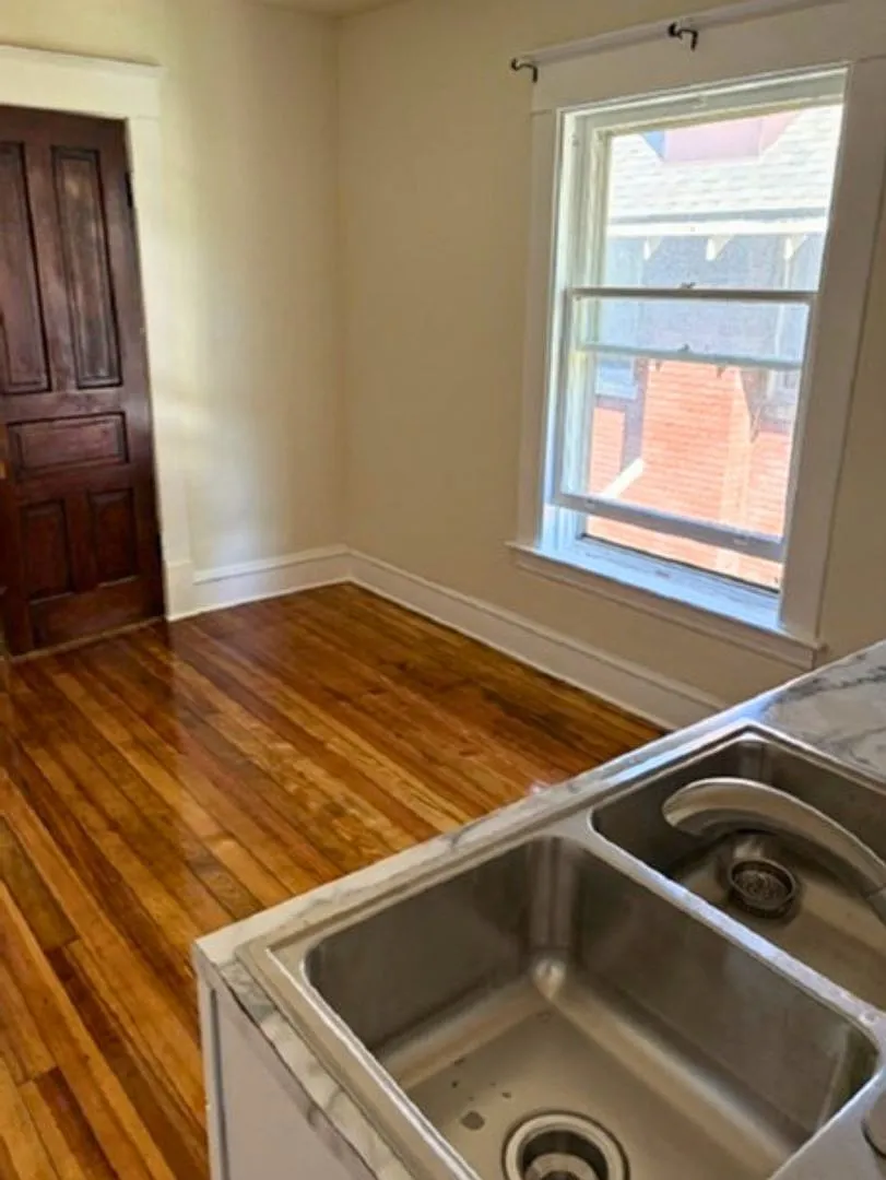 2 bed, 1.0 bath, 1200 sqft, $1,495 — Photo 1