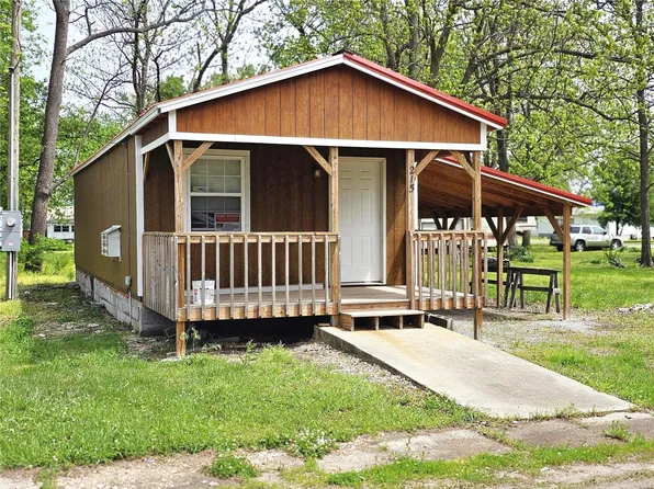 215 Alma St, Essex, MO 63846