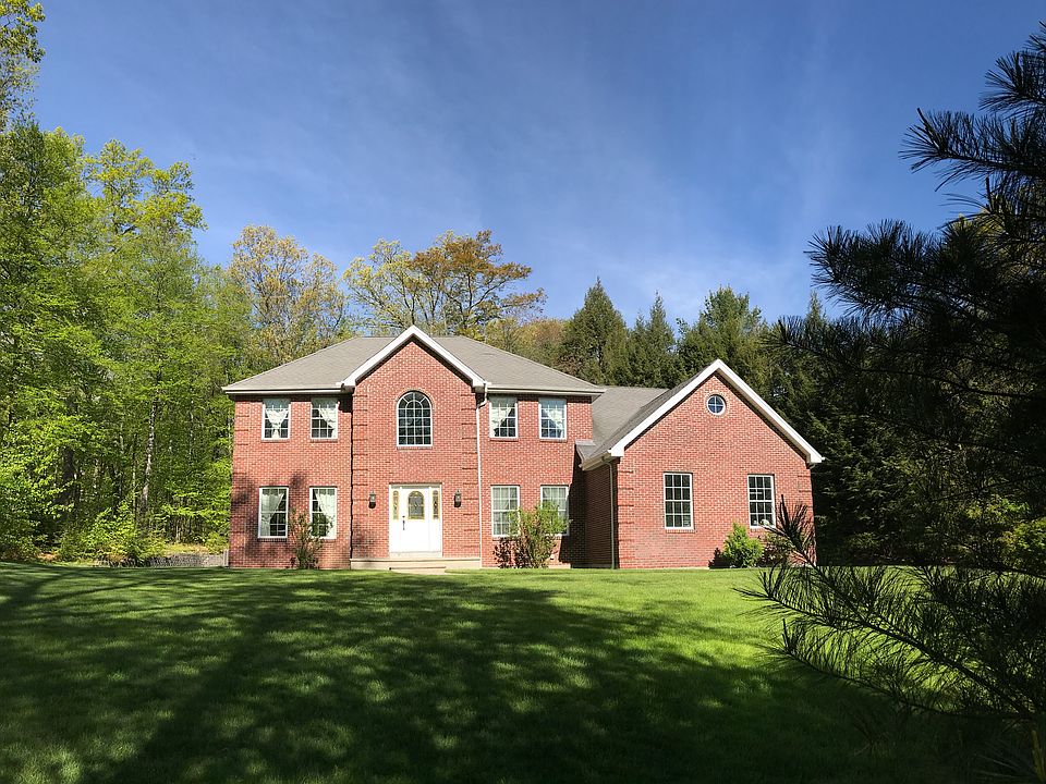 1st image of 138 Ravenwood Dr