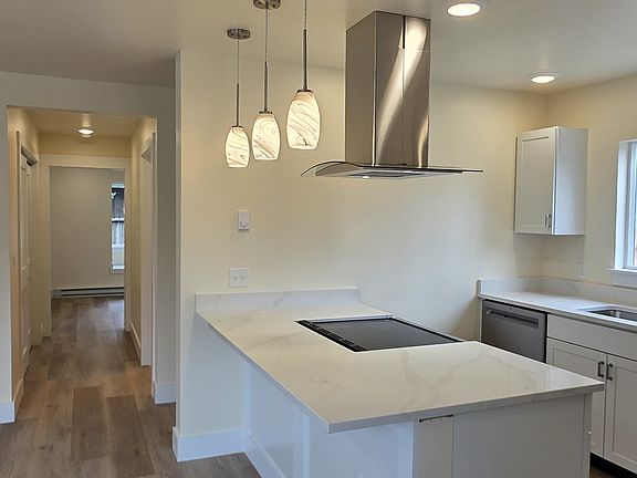 4th image of 908 W Beall St