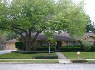 204 Berkshire Ln, Victoria, TX 77904