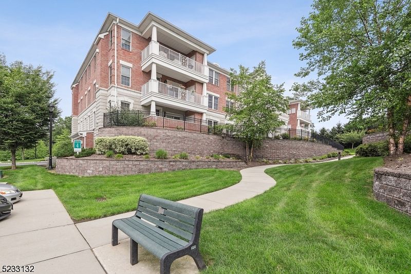 121 Four Seasons Dr UNIT 121, Caldwell, NJ 07006 Zillow