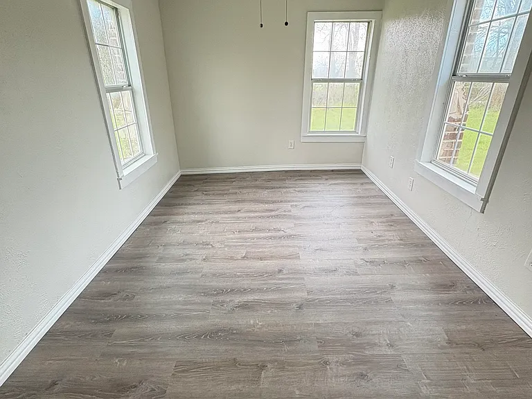 436 N Bryant Ave — Photo 12