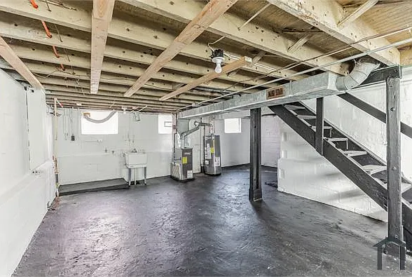 10409 Nelson Ave — Photo 15