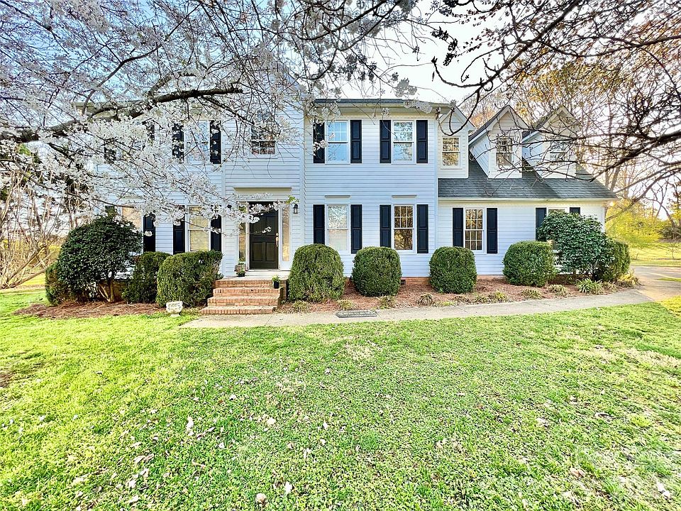 1st image of 148 Steeplechase Cir