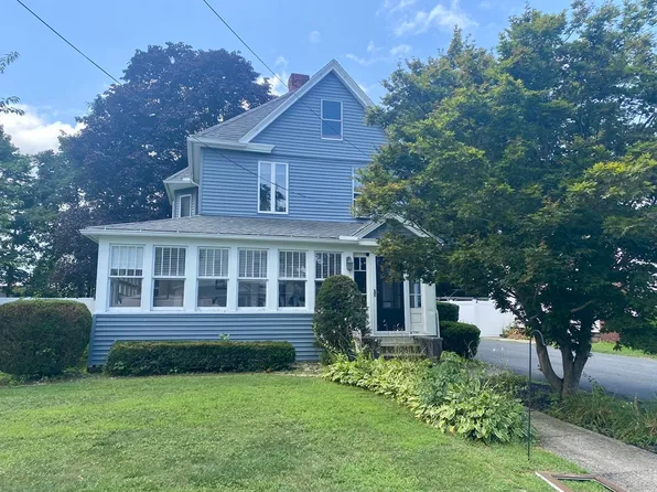 10 Gilman St, Holyoke, MA 01040