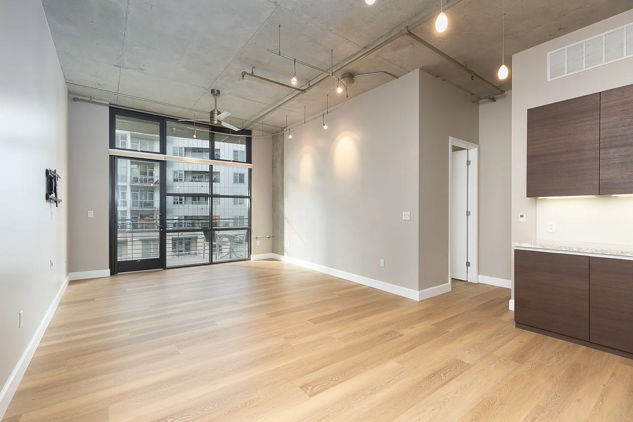 3 bed, 1364 sqft, $4,500 — Photo 3