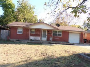 736 SW 3rd St, Moore, OK 73160