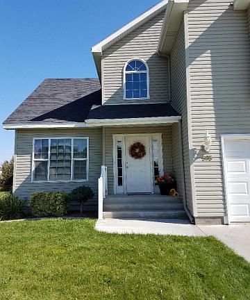 2nd image of 595 Sycamore Cir