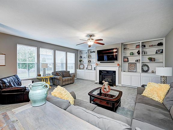 4th image of 7723 Rosemont Dr