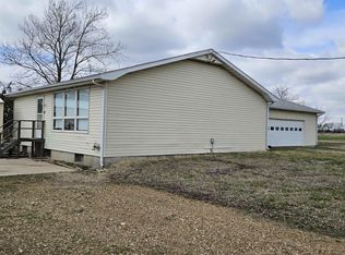 8049 202nd Rd, Winfield, KS 67156