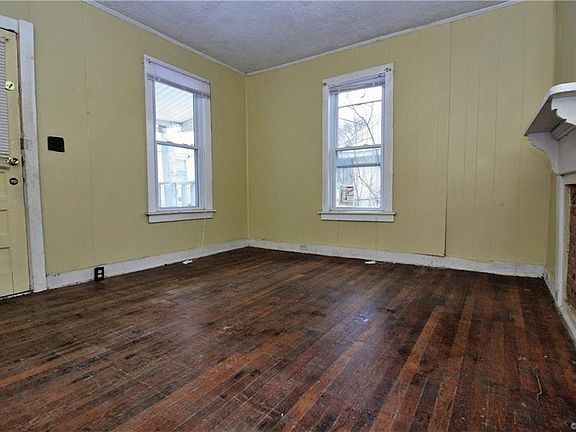 5th image of 1120 St James St
