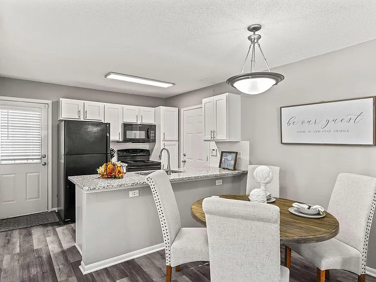 The Louis Townhomes — Photo 28