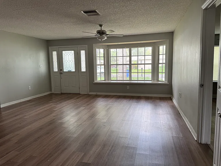 908 Silver Ridge Way — Photo 4