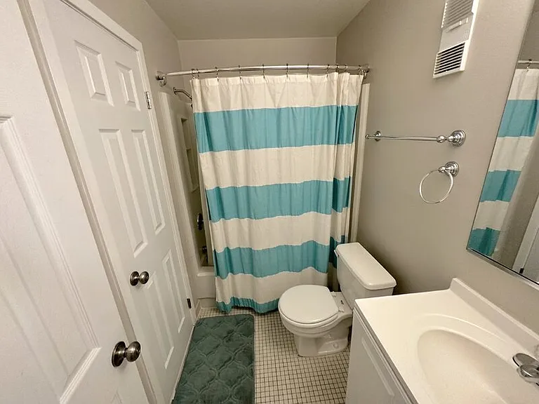 409 S Sharp St #R-5 — Photo 8