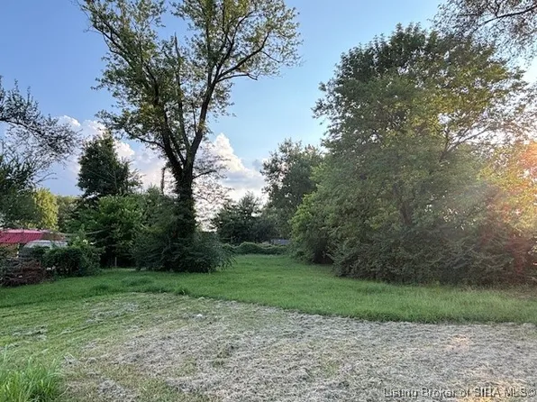 2203 Allison Lane, Jeffersonville, IN 47130