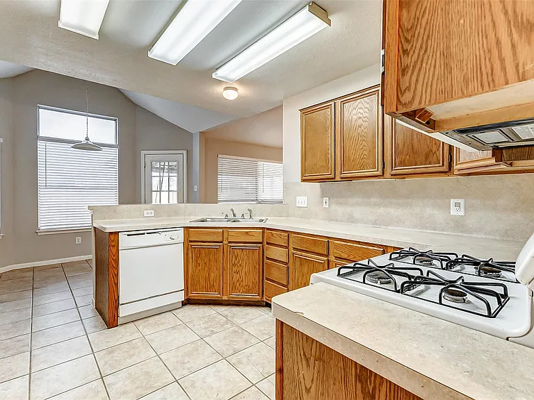 23922 Spring Dane Dr — Photo 14