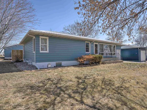 118 6th Ave NE, Kenmare, ND 58746
