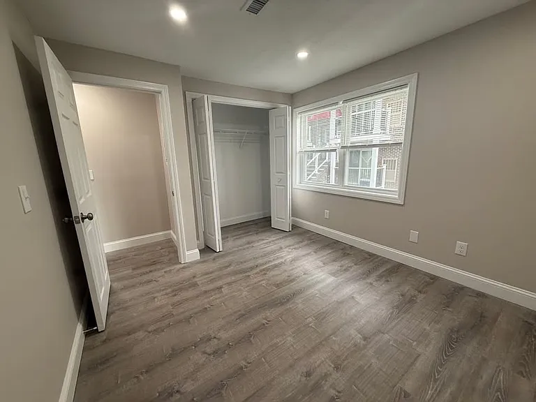 Pondsview Apartments — Photo 153
