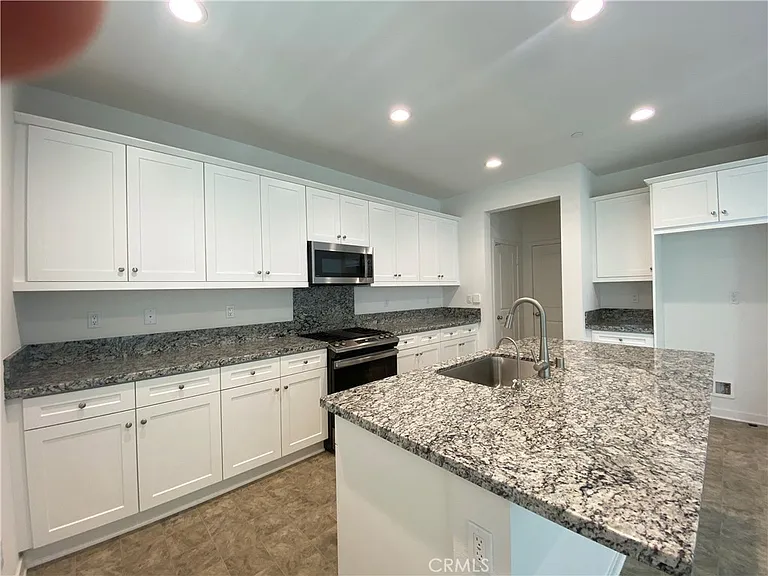 2932 E Silver Sky Dr — Photo 8