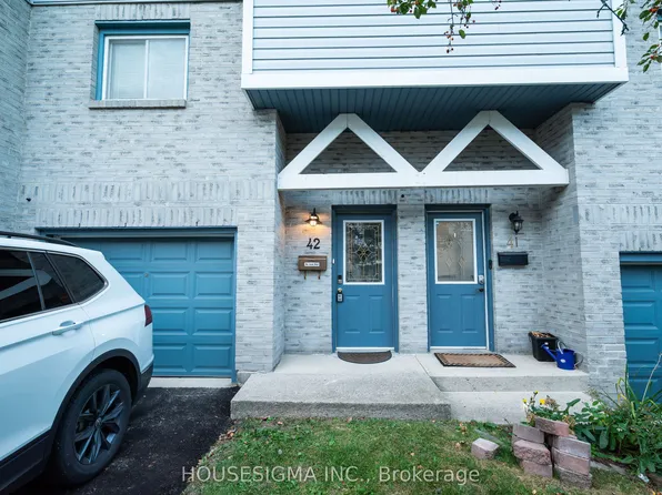 589 Beechwood Dr #42, Waterloo, ON N2T 2K9