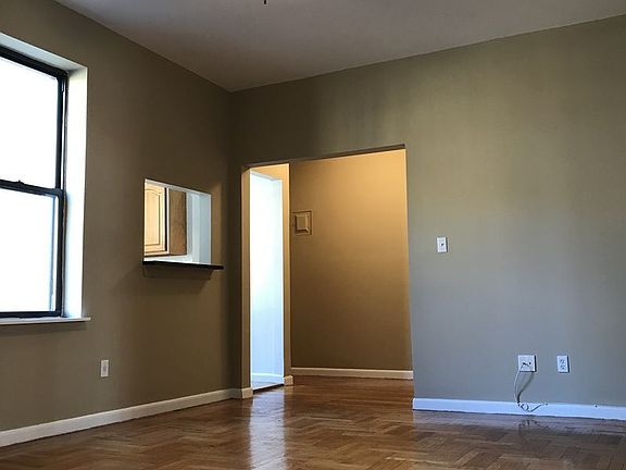 2nd image of 2828 29th St APT A10