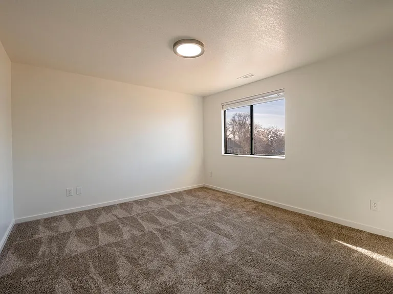 2747 S Sierra Park Cir E — Photo 6