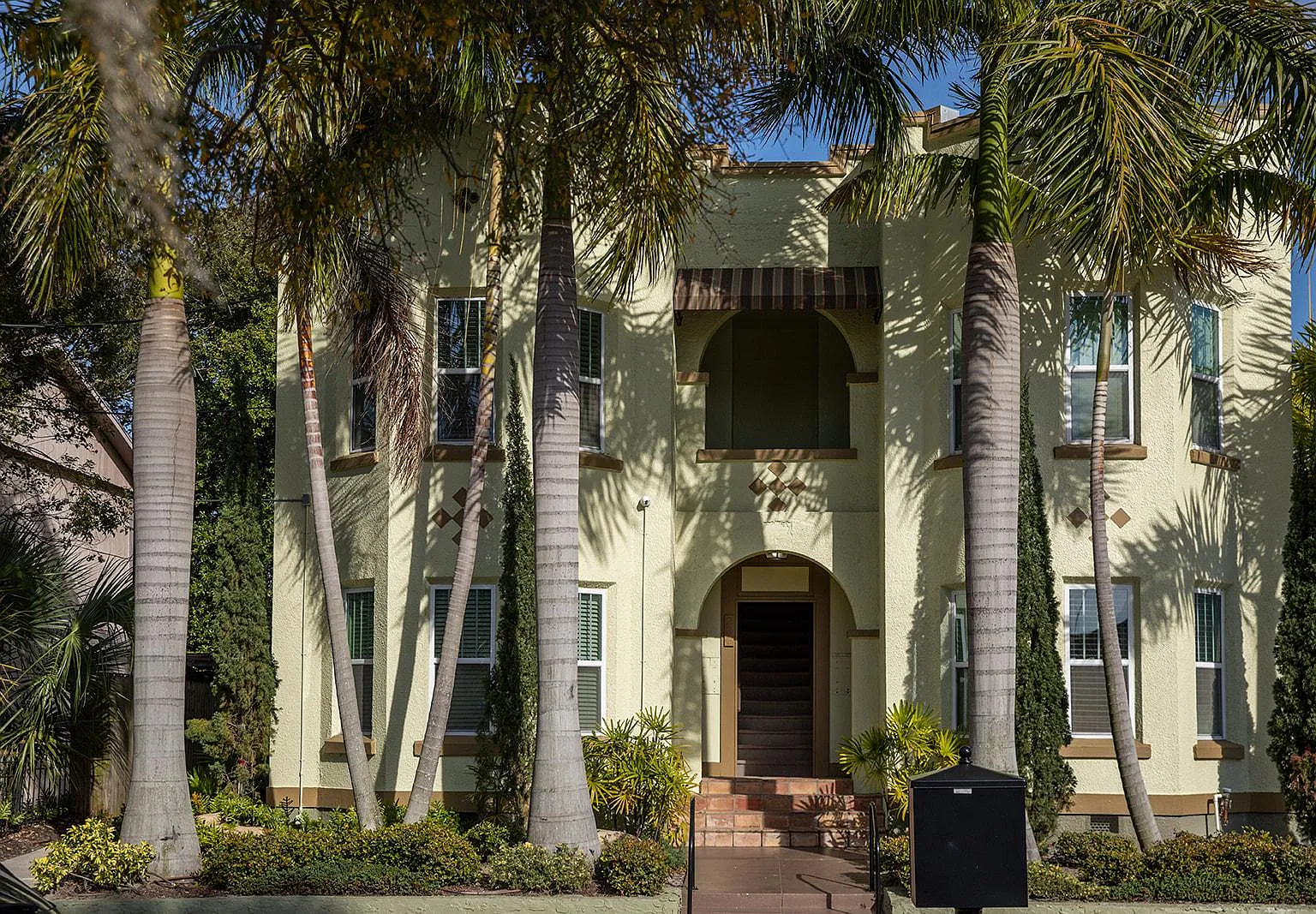 1 bed, $2,100 — Photo 1