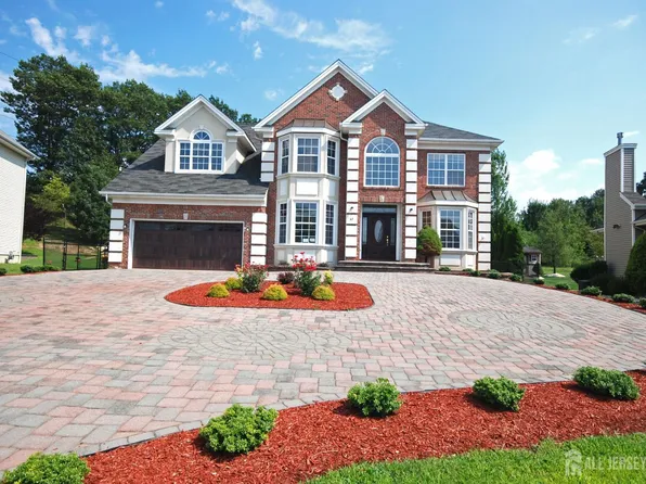 41 Fritz Dr, Sayreville, NJ 08872